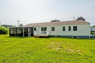 11 Mountainview St, Chicopee, MA 01020 - Photo 30