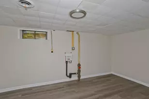 11 Mountainview St, Chicopee, MA 01020 - Photo 26
