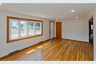 11 Mountainview St, Chicopee, MA 01020 - Photo 14