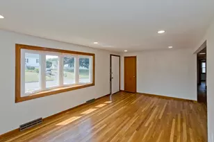 11 Mountainview St, Chicopee, MA 01020 - Photo 14