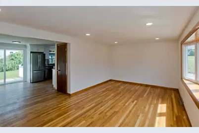 11 Mountainview St, Chicopee, MA 01020 - Photo 12