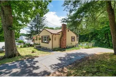 70 Montrose Ave, Wakefield, MA 01880 - Photo 4