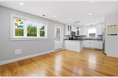 28 Beecher Pl #B, Newton, MA 02459 - Photo 8
