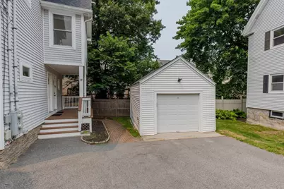 28 Beecher Pl #B, Newton, MA 02459 - Photo 2