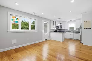 28 Beecher Pl, Newton, MA 02459 - Photo 4