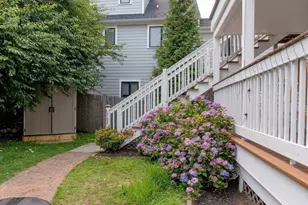 28 Beecher Pl, Newton, MA 02459 - Photo 30