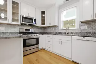 28 Beecher Pl, Newton, MA 02459 - Photo 2