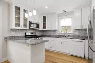 28 Beecher Pl, Newton, MA 02459 - Photo 10