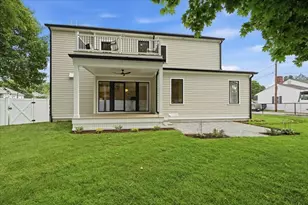 262 River St, Newton, MA 02465 - Photo 32