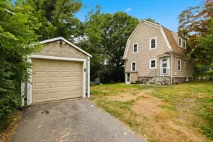 34 Common St, Braintree, MA 02184 - Photo 2