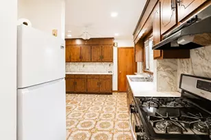 53 Sycamore St, Everett, MA 02149 - Photo 6