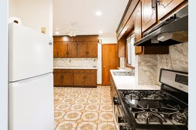 53 Sycamore St #1, Everett, MA 02149 - Photo 6
