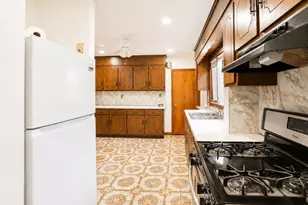 53 Sycamore St, Everett, MA 02149 - Photo 6
