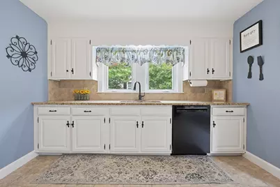 24 Oak St, Medfield, MA 02052 - Photo 10