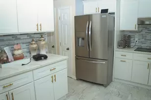 1086 Burt St, Taunton, MA 02780 - Photo 18