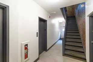 17 Bowdoin St, Boston, MA 02114 - Photo 10