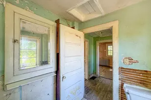 29 Weybosset St, Weymouth, MA 02191 - Photo 12