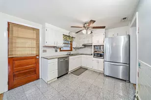 130 Elwell St, Malden, MA 02148 - Photo 16