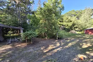551 Tremont St, Taunton, MA 02780 - Photo 18