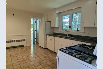 11 Whittemore Rd #11, Newton, MA 02458 - Photo 4