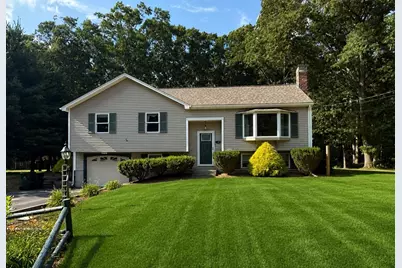 29 Overlook Dr, Bellingham, MA 02019 - Photo 1
