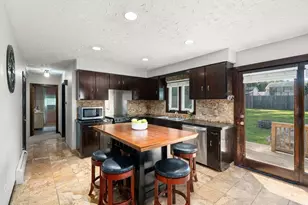 375 Middle Rd, Acushnet, MA 02743 - Photo 8