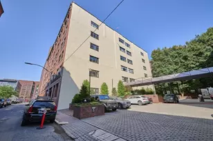 33 Sleeper St, Boston, MA 02210 - Photo 16