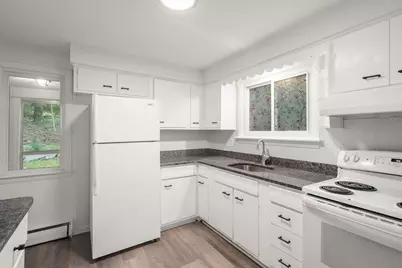 25 Pinedale St, Southbridge, MA 01550 - Photo 6