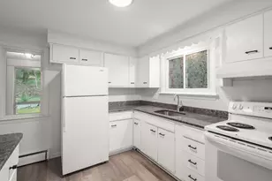 25 Pinedale St, Southbridge, MA 01550 - Photo 6