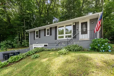 25 Pinedale St, Southbridge, MA 01550 - Photo 2
