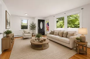 25 Pinedale St, Southbridge, MA 01550 - Photo 1