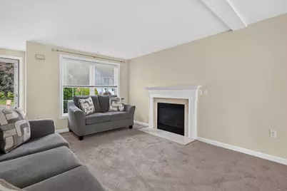199 Heathrow, Manchester, NH 03104 - Photo 6