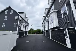 562 Gorham St, Lowell, MA 01852 - Photo 8