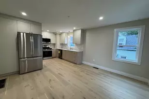 562 Gorham St, Lowell, MA 01852 - Photo 12
