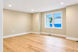 562 Gorham St, Lowell, MA 01852 - Photo 6