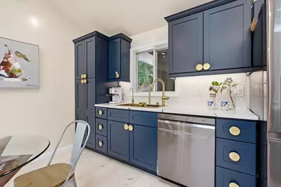 18 James St, Burlington, MA 01803 - Photo 8