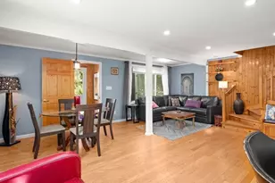 25 Ledge St, Melrose, MA 02176 - Photo 2