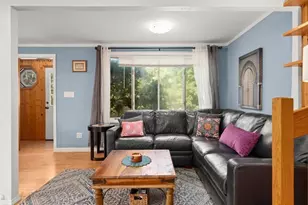25 Ledge St, Melrose, MA 02176 - Photo 6