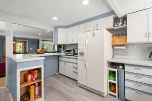 25 Ledge St, Melrose, MA 02176 - Photo 14