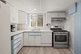25 Ledge St, Melrose, MA 02176 - Photo 12
