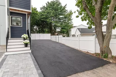 96 Burpee Rd #1, Swampscott, MA 01907 - Photo 2