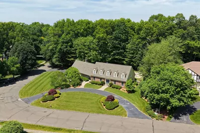 115 Williamsburg Dr, Longmeadow, MA 01106 - Photo 2