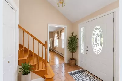 11 Stonewood Ln, Braintree, MA 02184 - Photo 2