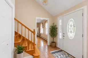 11 Stonewood Ln, Braintree, MA 02184 - Photo 2