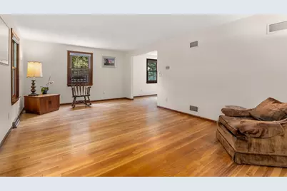 11 Bacon Rd, Framingham, MA 01701 - Photo 6