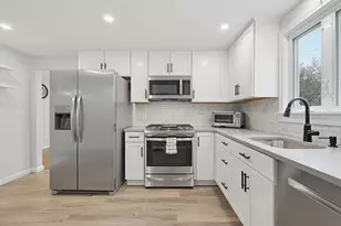 54 Crescent Ave, North Attleboro, MA 02760 - Photo 8