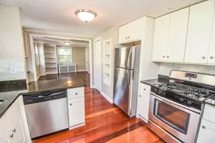 7 Hilltop, Watertown, MA 02472 - Photo 4