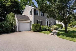 32 Grosvenor Rd, Waltham, MA 02453 - Photo 2