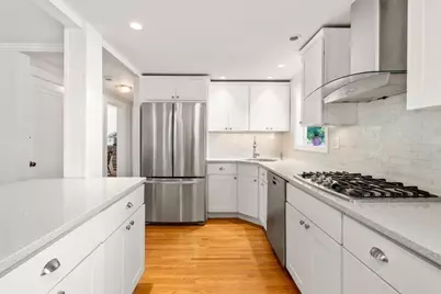 32 Grosvenor Rd, Waltham, MA 02453 - Photo 8