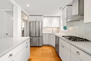 32 Grosvenor Rd, Waltham, MA 02453 - Photo 8